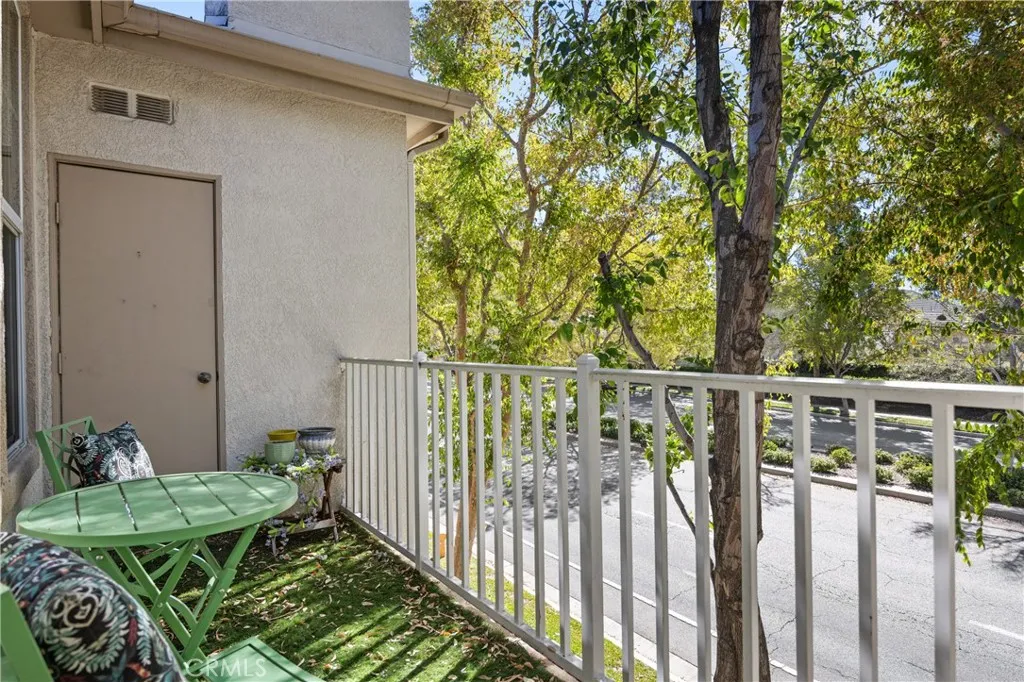 24120 Victoria 47, Valencia, California 91355 home-pic-17