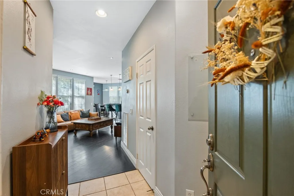 24120 Victoria 47, Valencia, California 91355 home-pic-2