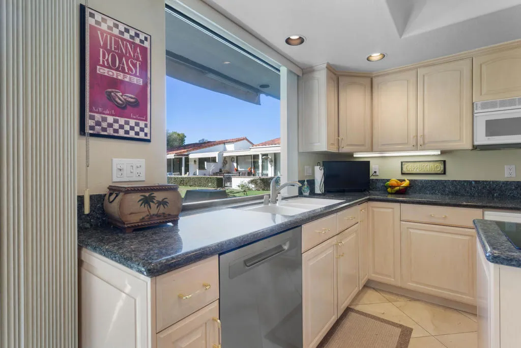 41 Don Quixote Drive, Rancho Mirage, California 92270 home-pic-12