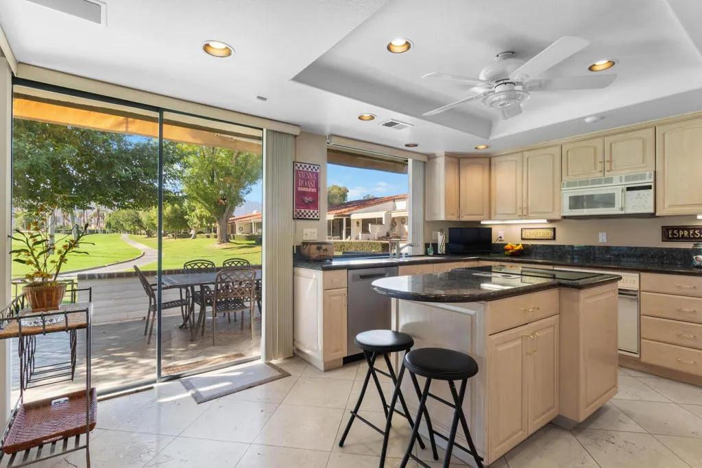 41 Don Quixote Drive, Rancho Mirage, California 92270 home-pic-8