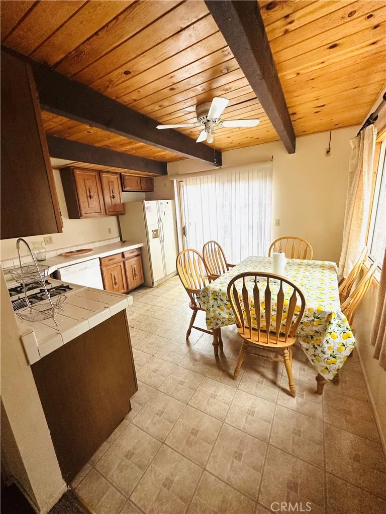 610 Holmes, Sugarloaf, California 92386 home-pic-4