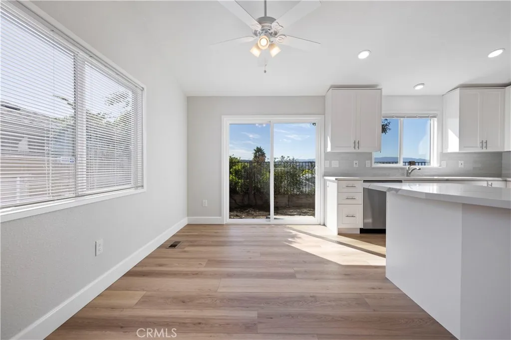 20066 Crestview, Canyon Country, California 91351 home-pic-16