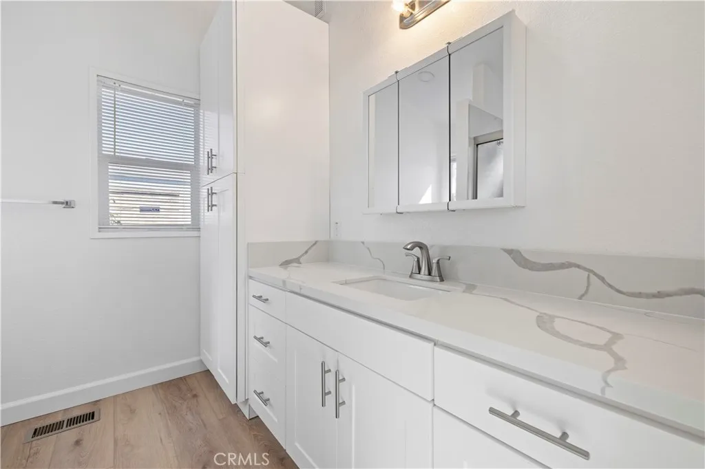 20066 Crestview, Canyon Country, California 91351 home-pic-19