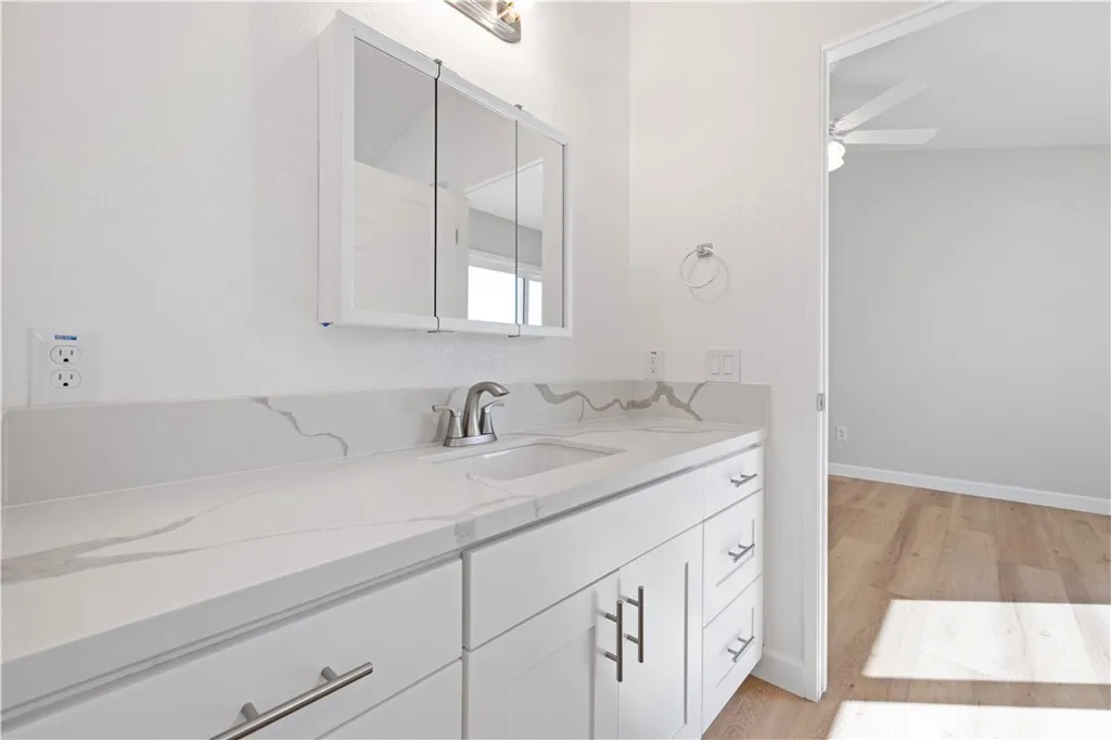 20066 Crestview, Canyon Country, California 91351 home-pic-20