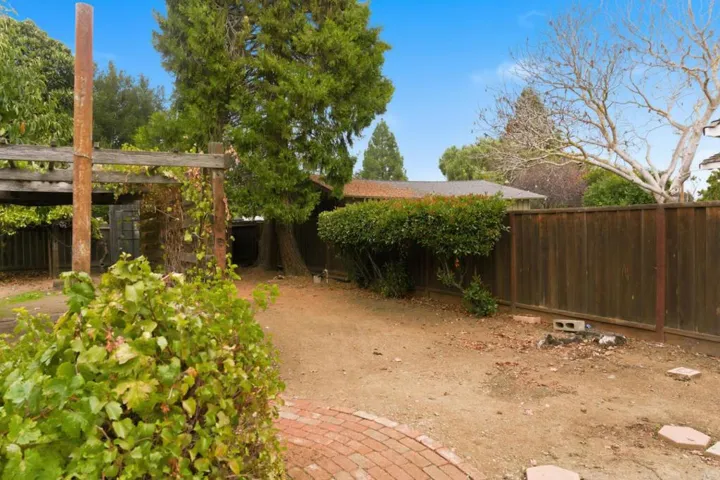 30 Chester Avenue, San Martin, California 95046