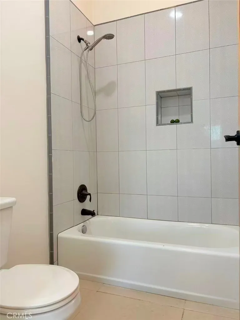 564 Via Pueblo, Riverside, California 92507 home-pic-18