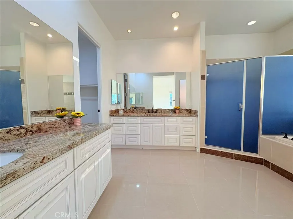 564 Via Pueblo, Riverside, California 92507 home-pic-23