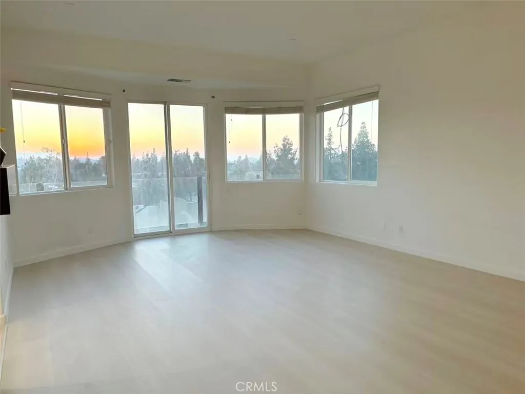 564 Via Pueblo, Riverside, California 92507 home-pic-22