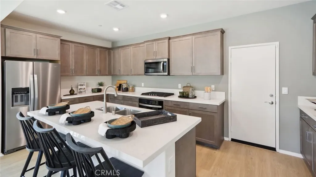 23316 Copa De Oro Court, Wildomar, California 92595 home-pic-5