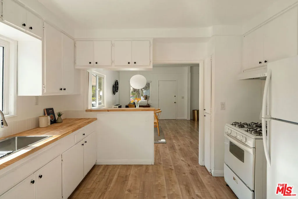 2010 Workman Street, Los Angeles, California 90031 home-pic-16