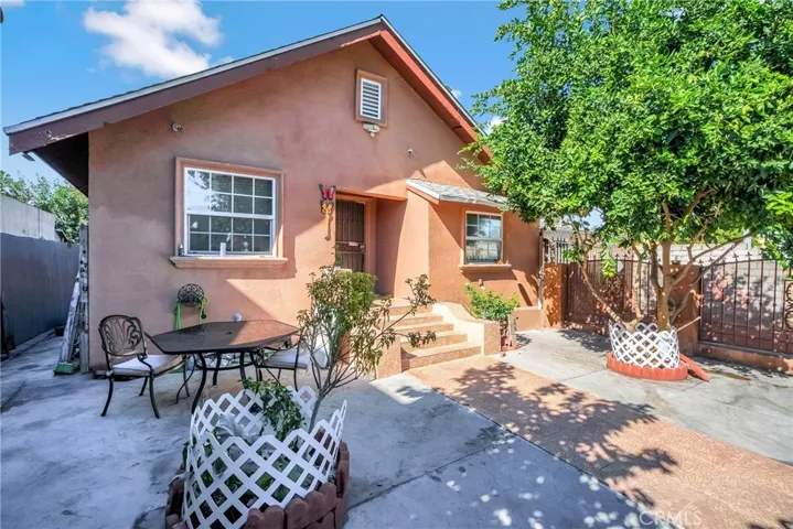 5307 1/2 Compton Avenue, Los Angeles, California 90011