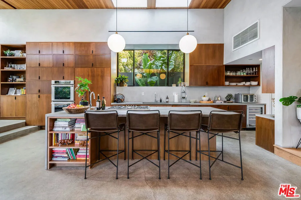 1385 Palms Boulevard, Venice, California 90291 home-pic-9