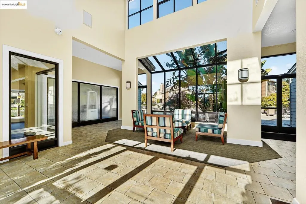 162 Lakeshore Ct, Richmond, California 94804 home-pic-37