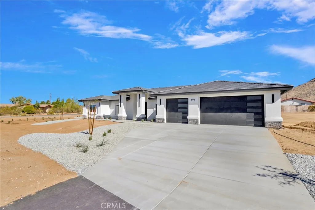 16339 Rimrock Rd. Road, Apple Valley, California 92307 home-pic-2