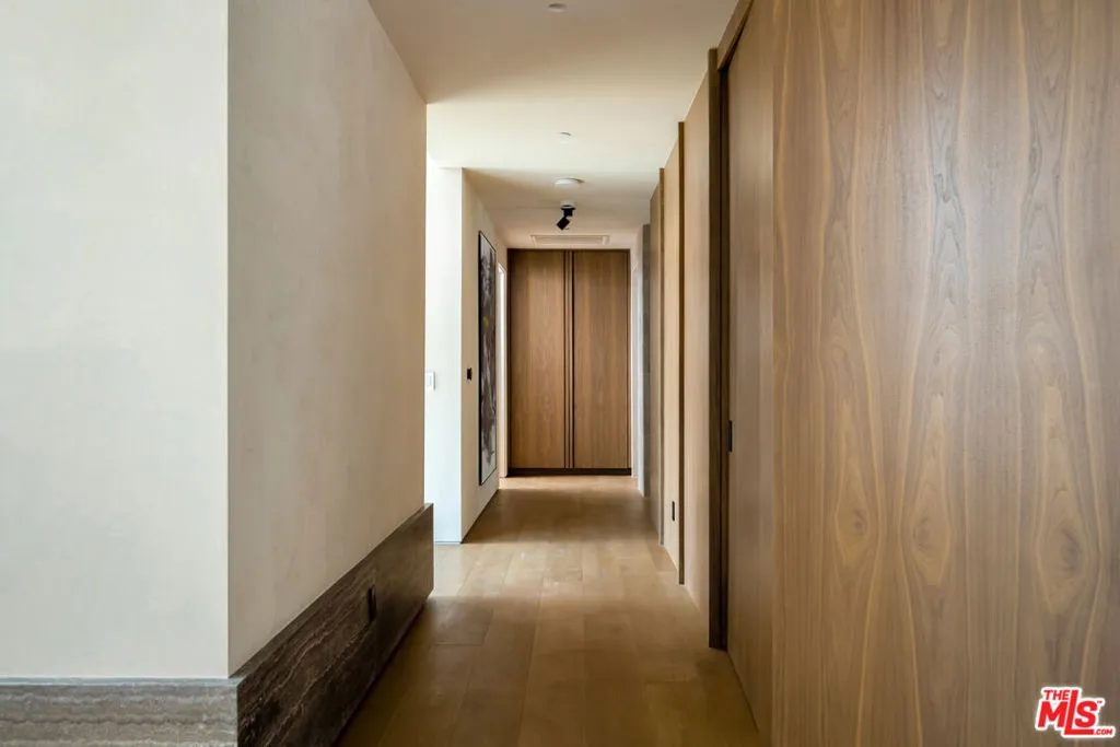 1600 Rising Glen Road, Los Angeles, California 90069 home-pic-14