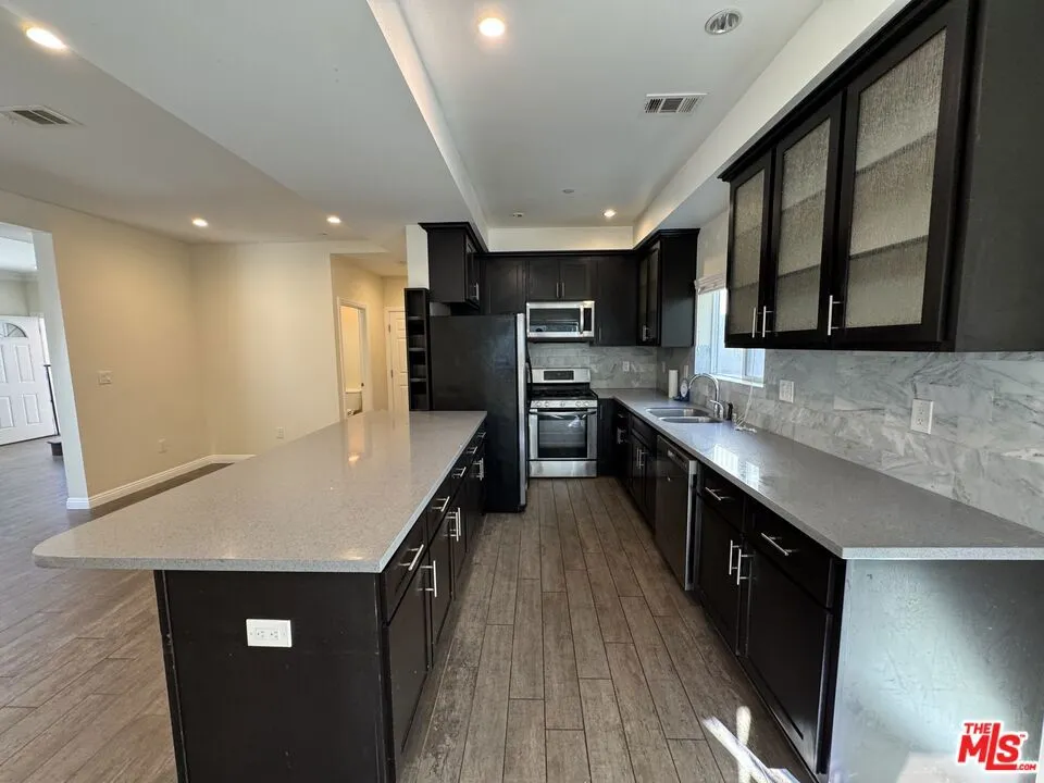 24842 Frampton Avenue, Harbor City, California 90710 home-pic-20