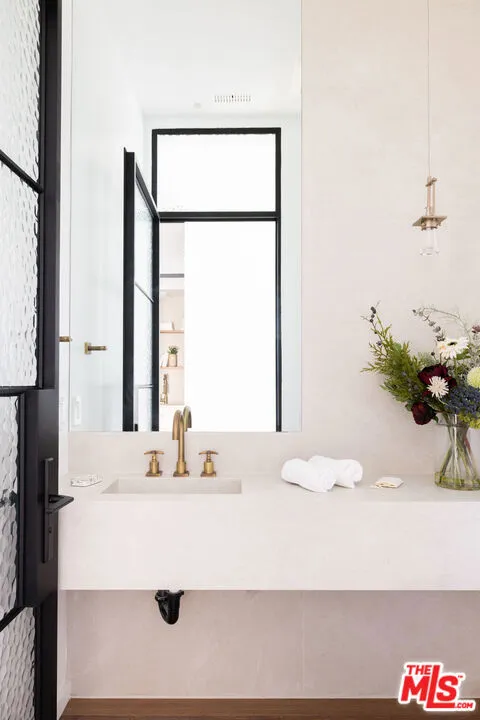 745 Sunset Avenue, Venice, California 90291 home-pic-22