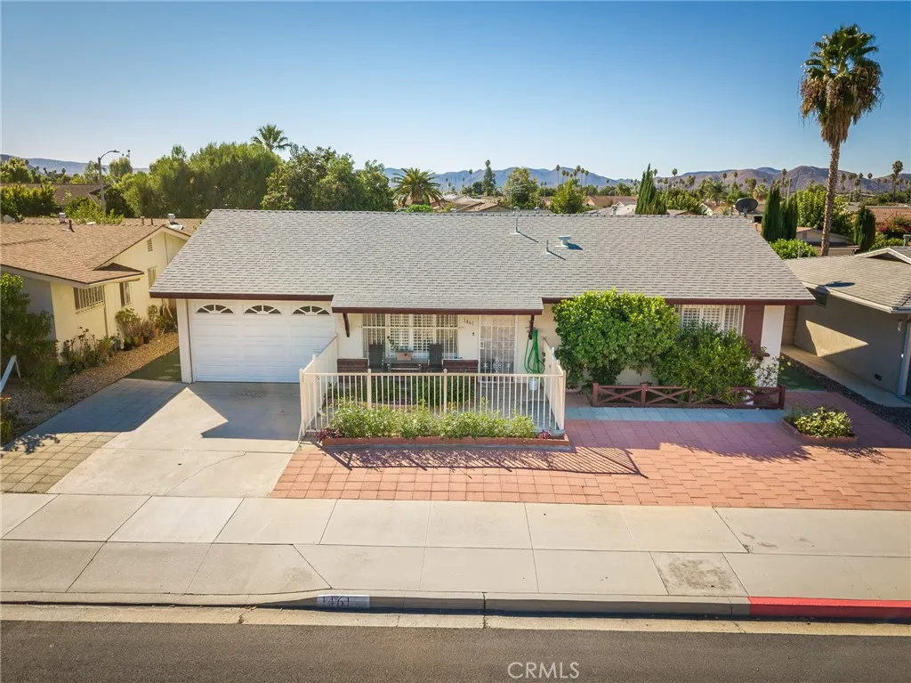 1461 W Mayberry, Hemet, California 92543 home-pic-2