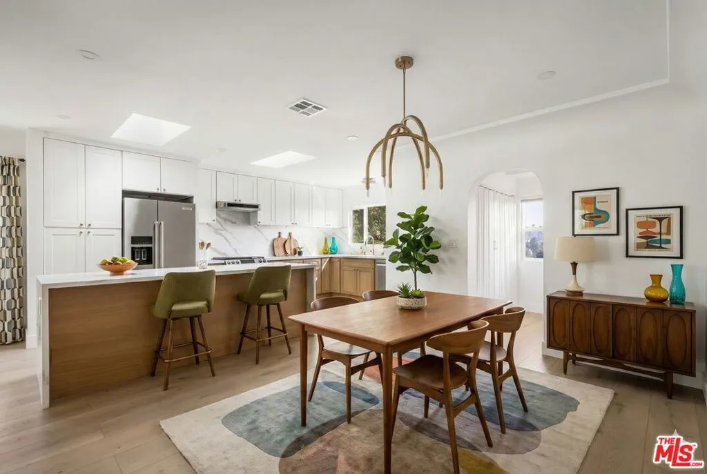 1402 Allesandro Street, Los Angeles, California 90026 home-pic-1