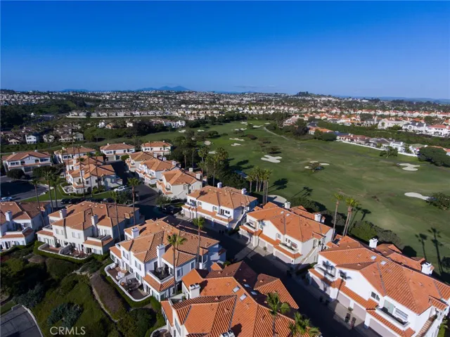 Live the Monarch Beach lifestyle with access to golf, tennis and Salt Creek Beach all nearby!