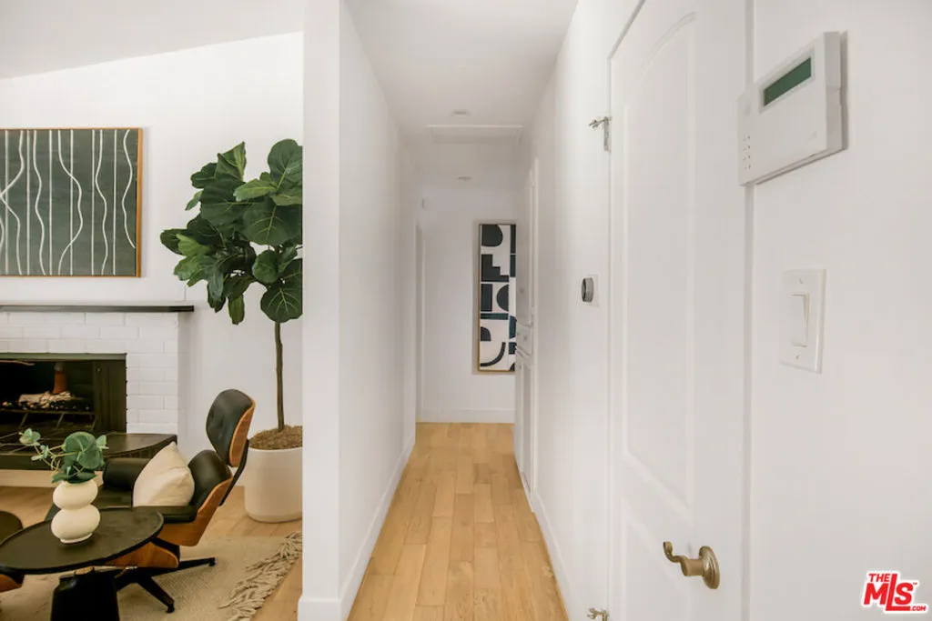 2700 Carmar Drive, Los Angeles, California 90046 home-pic-14