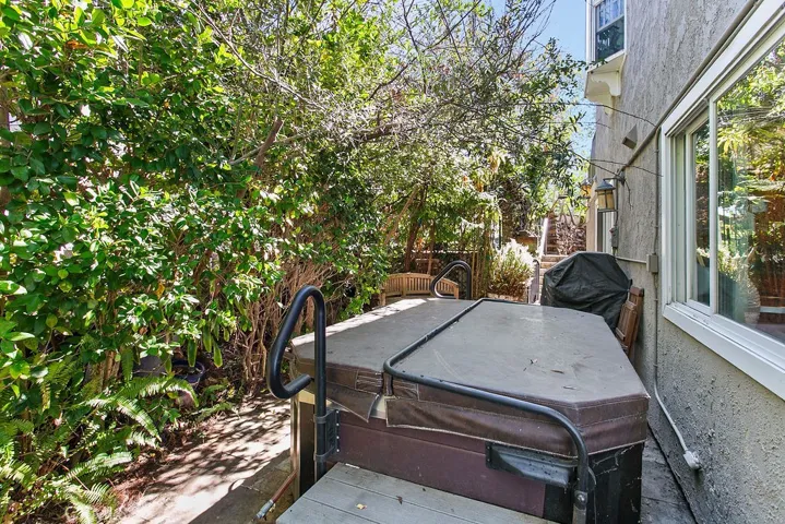 338 Vista Madera, Newport Beach, California 92660
