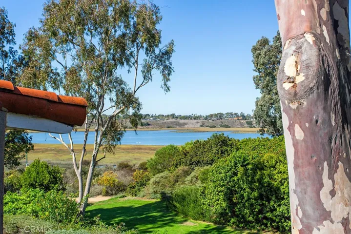 338 Vista Madera, Newport Beach, California 92660