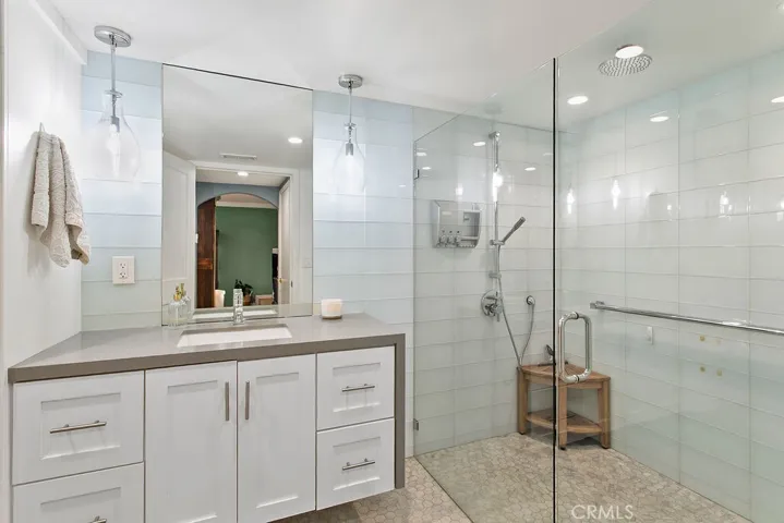 338 Vista Madera, Newport Beach, California 92660