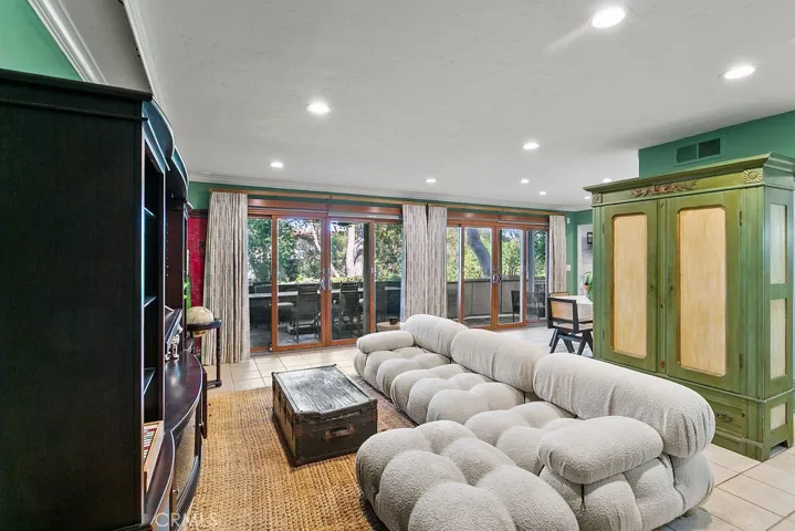 338 Vista Madera, Newport Beach, California 92660