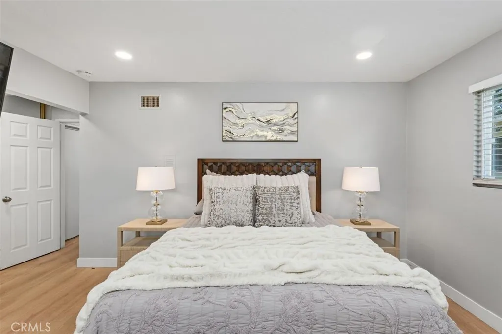 123 E Wilson, Orange, California 92867 home-pic-20