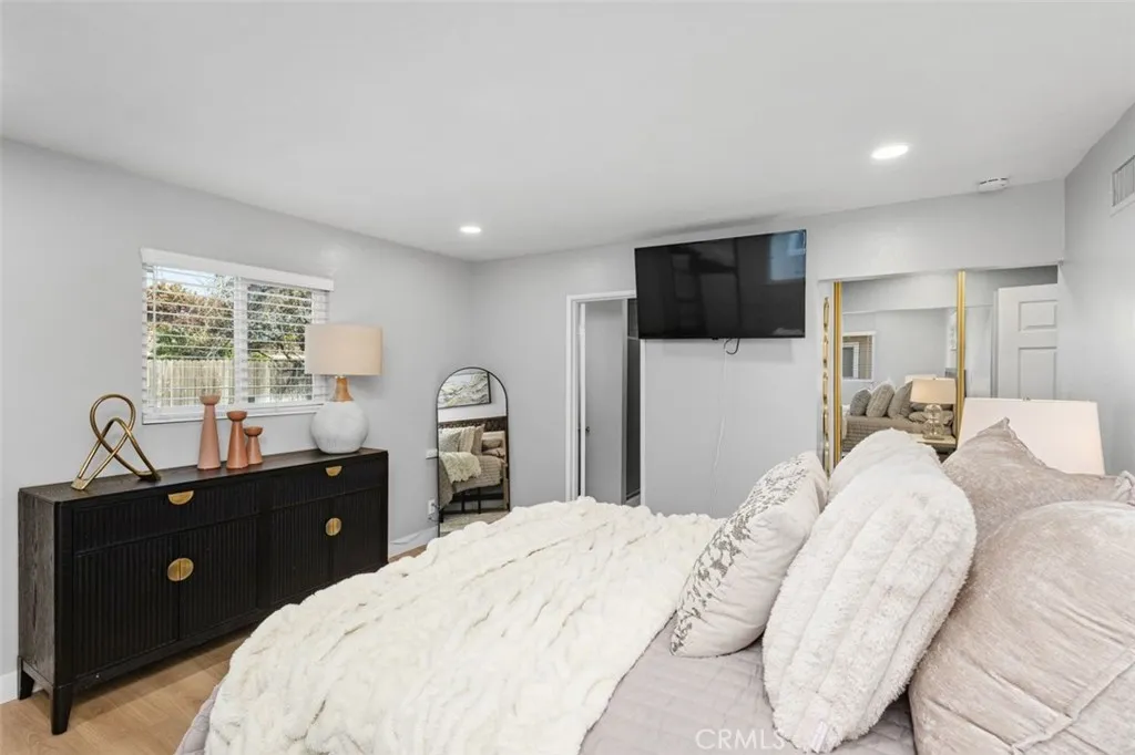 123 E Wilson, Orange, California 92867 home-pic-18