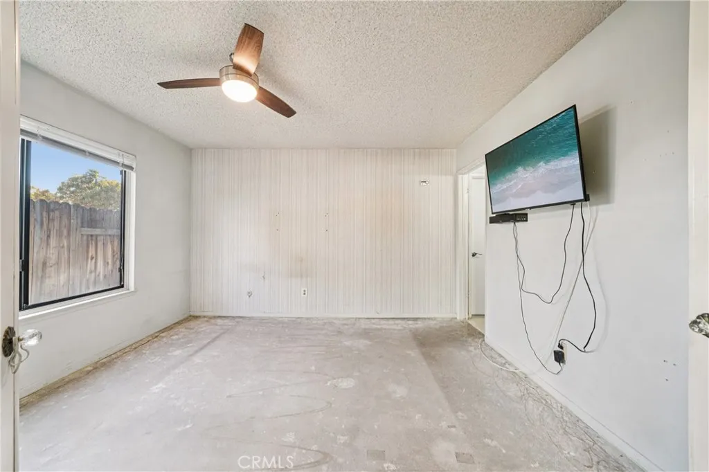 571 Oriole, Corona, California 92879 home-pic-17