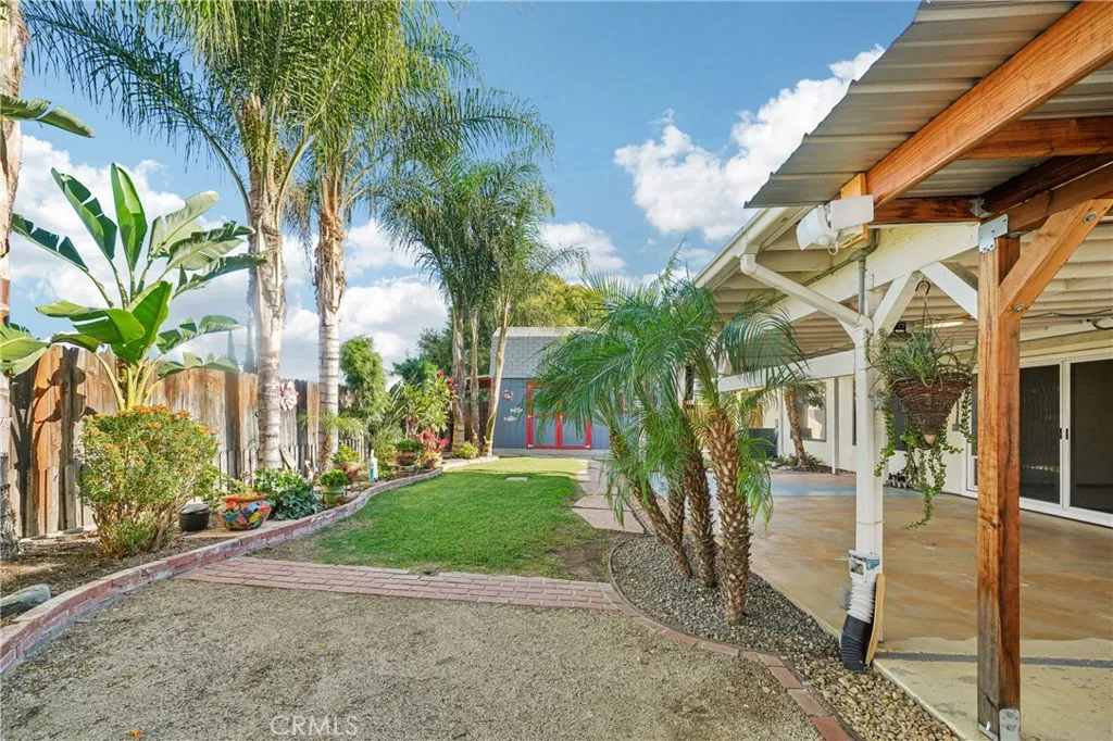 571 Oriole, Corona, California 92879 home-pic-23