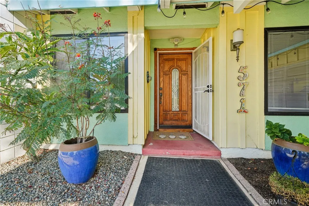 571 Oriole, Corona, California 92879 home-pic-3