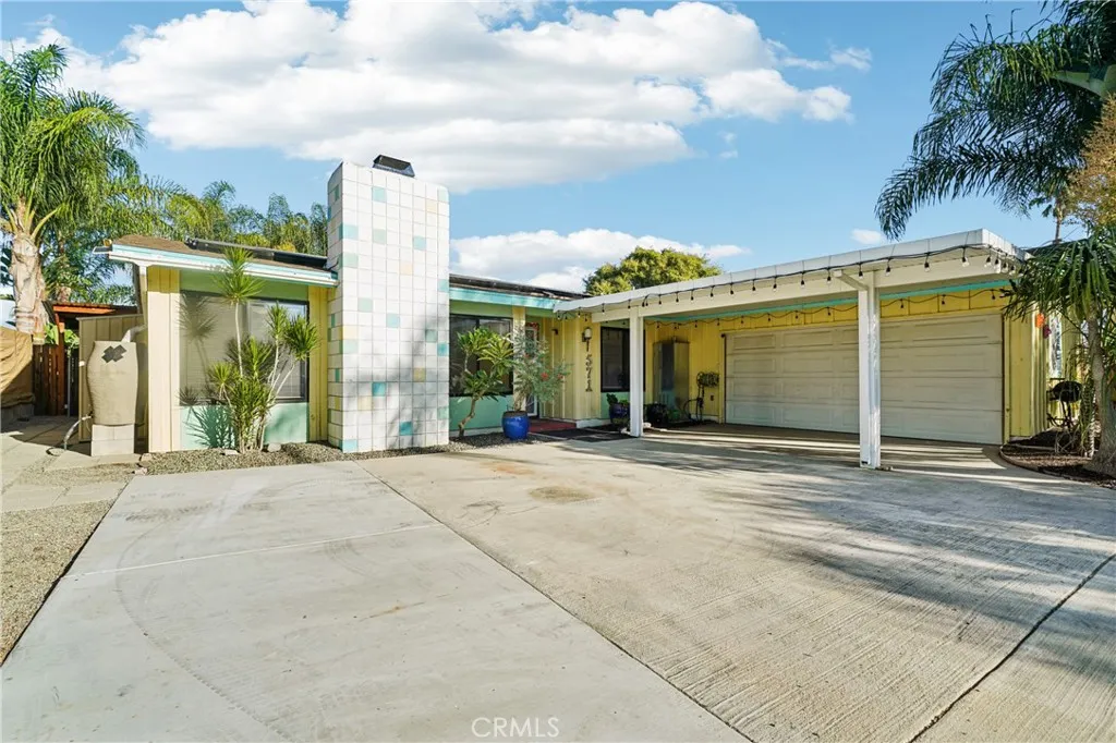 571 Oriole, Corona, California 92879 home-pic-1