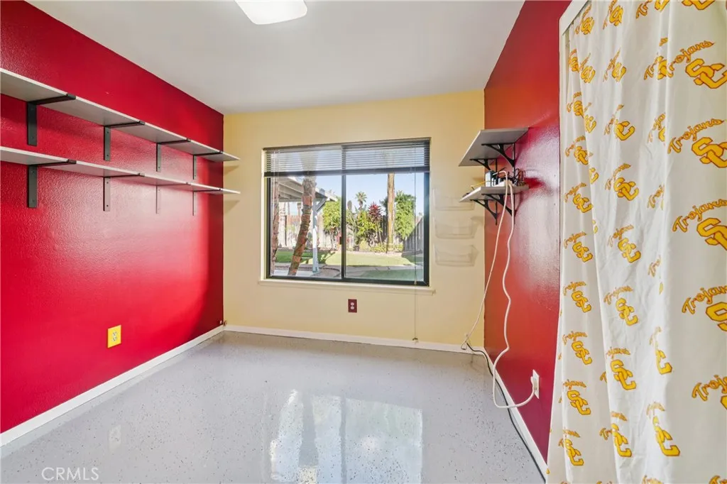 571 Oriole, Corona, California 92879 home-pic-14