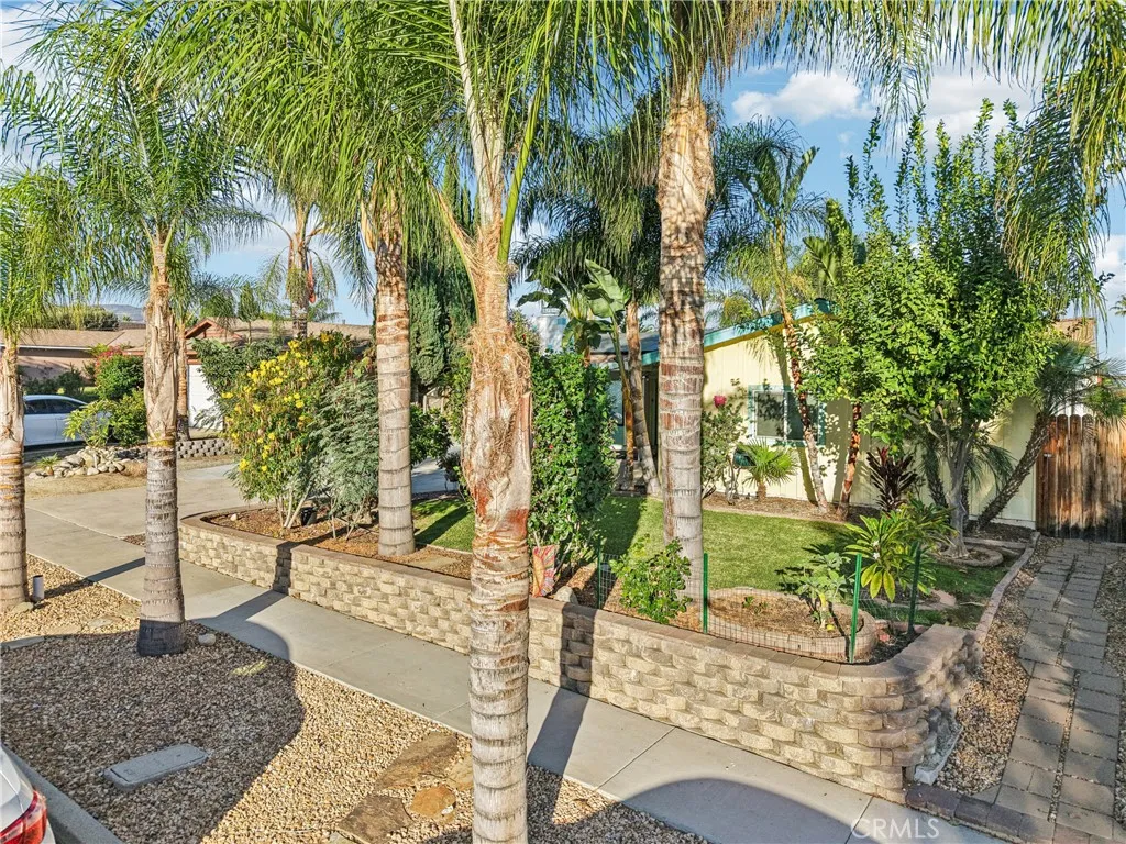 571 Oriole, Corona, California 92879 home-pic-6