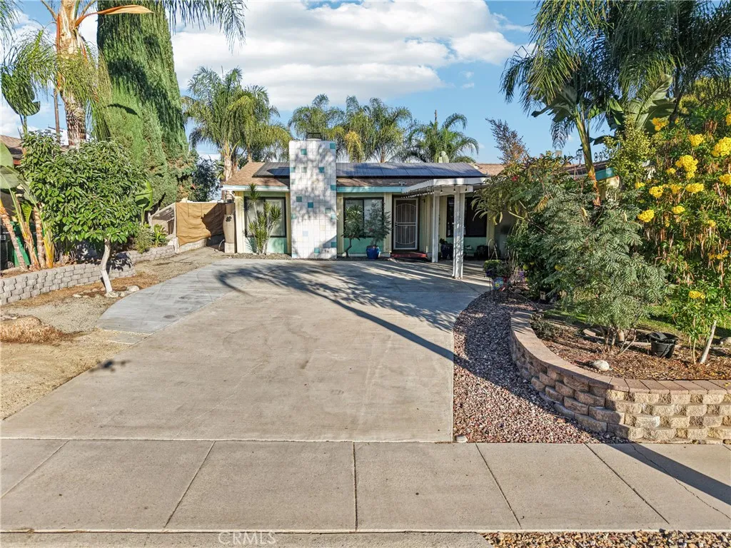 571 Oriole, Corona, California 92879 home-pic-4