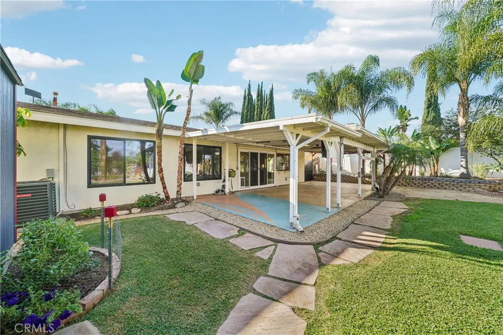 571 Oriole, Corona, California 92879 home-pic-24