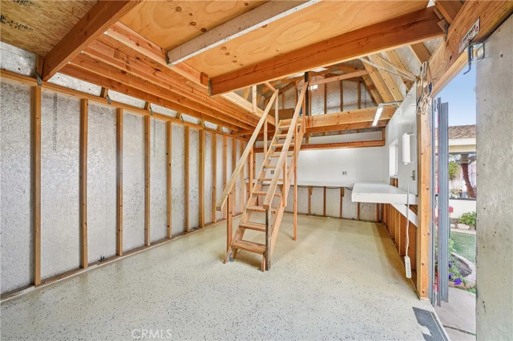 571 Oriole, Corona, California 92879 home-pic-31