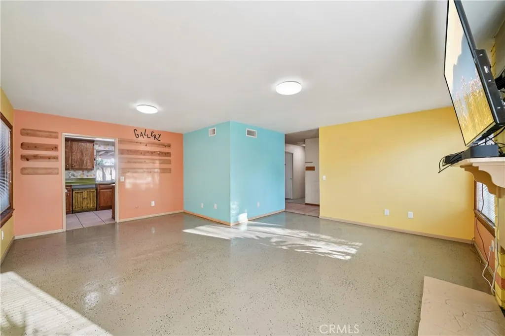 571 Oriole, Corona, California 92879 home-pic-10