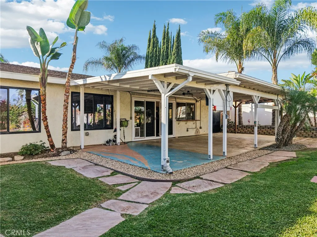 571 Oriole, Corona, California 92879 home-pic-22