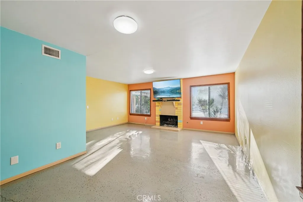 571 Oriole, Corona, California 92879 home-pic-11