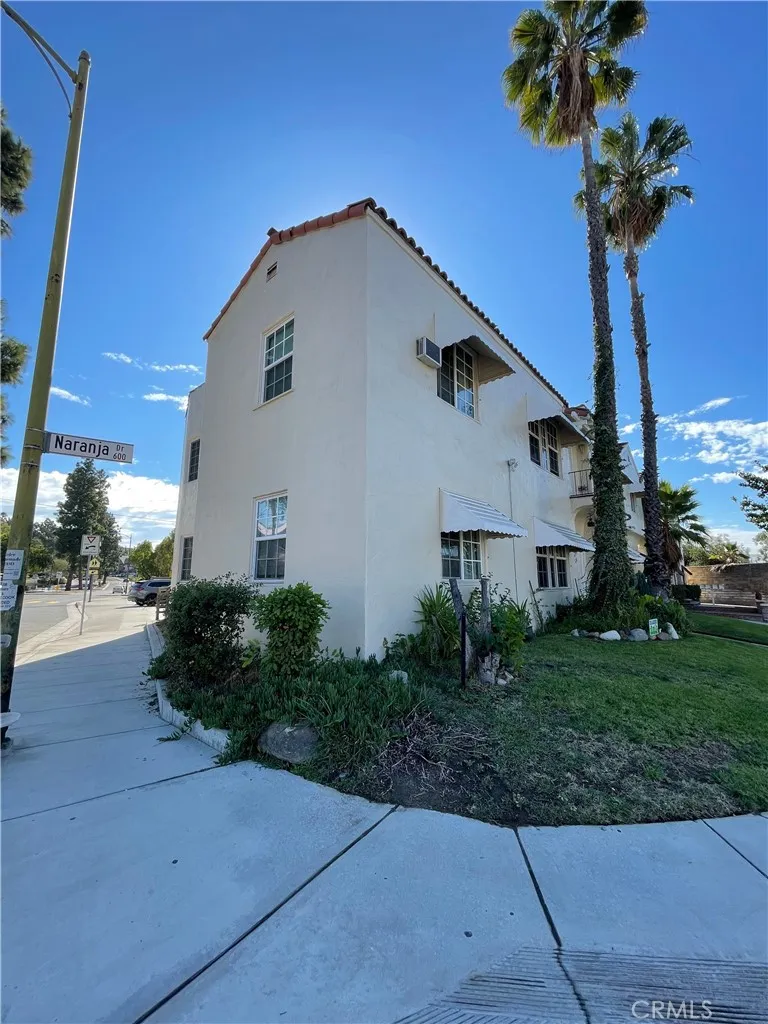 630 Naranja Drive, Glendale, California 91206 home-pic-8