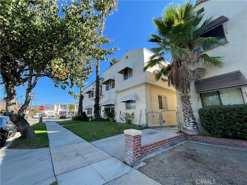 630 Naranja Drive, Glendale, California 91206 home-pic-5