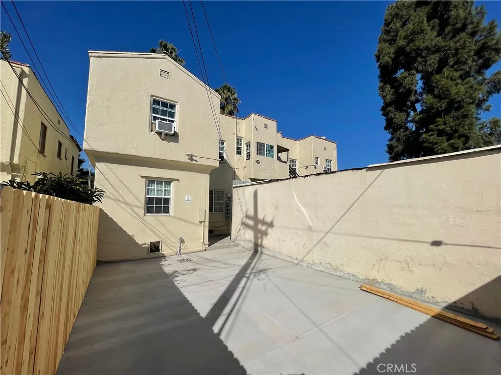 630 Naranja Drive, Glendale, California 91206 home-pic-10