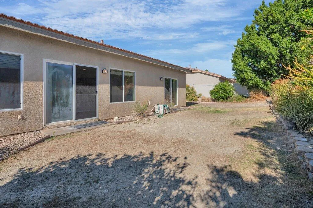 67178 Yosemite Lane, Desert Hot Springs, California 92240 home-pic-21