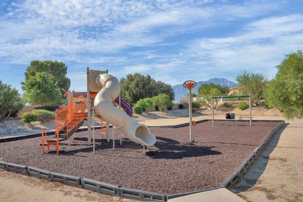 67178 Yosemite Lane, Desert Hot Springs, California 92240 home-pic-23