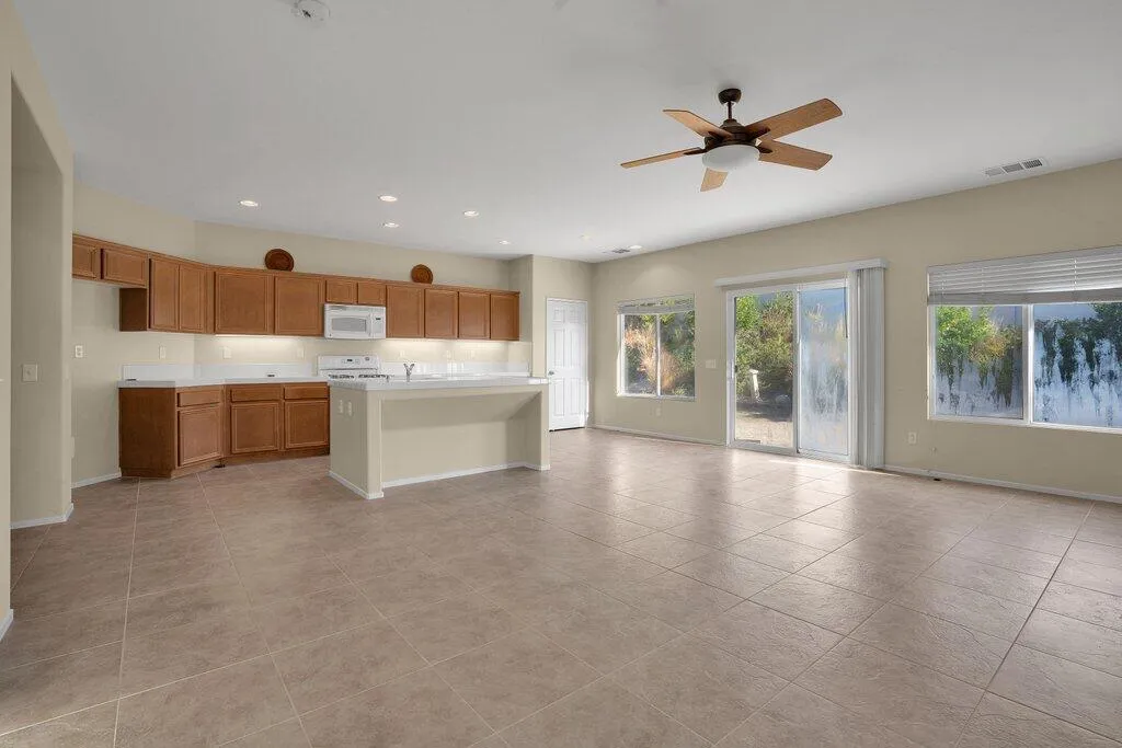 67178 Yosemite Lane, Desert Hot Springs, California 92240 home-pic-9