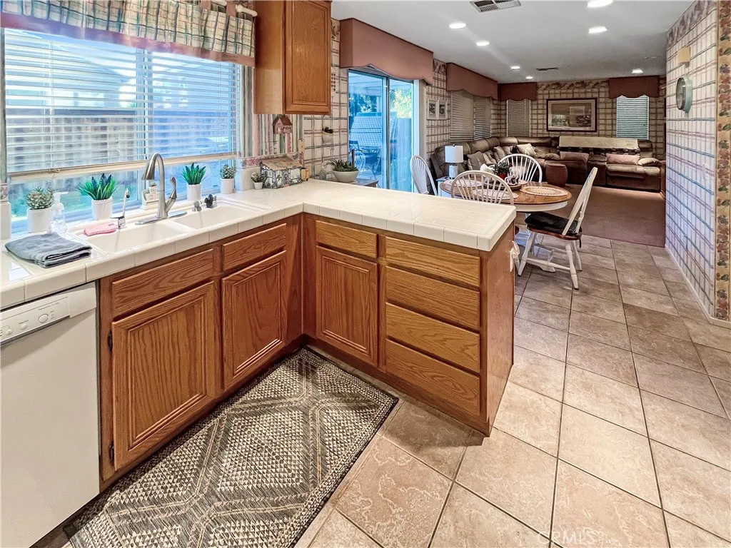 10 Palacio, Rancho Santa Margarita, California 92688 home-pic-10